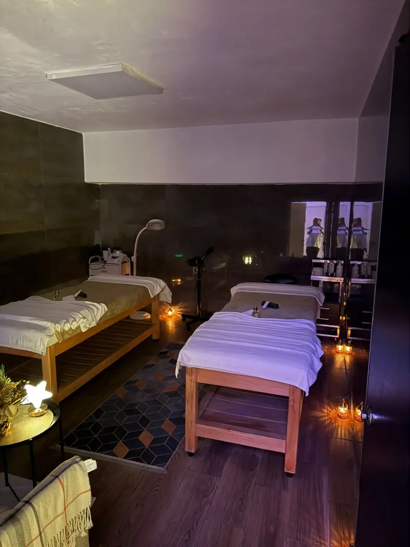 Cabine de massage en duo aux bougies chez Prestina Spa Casablanca